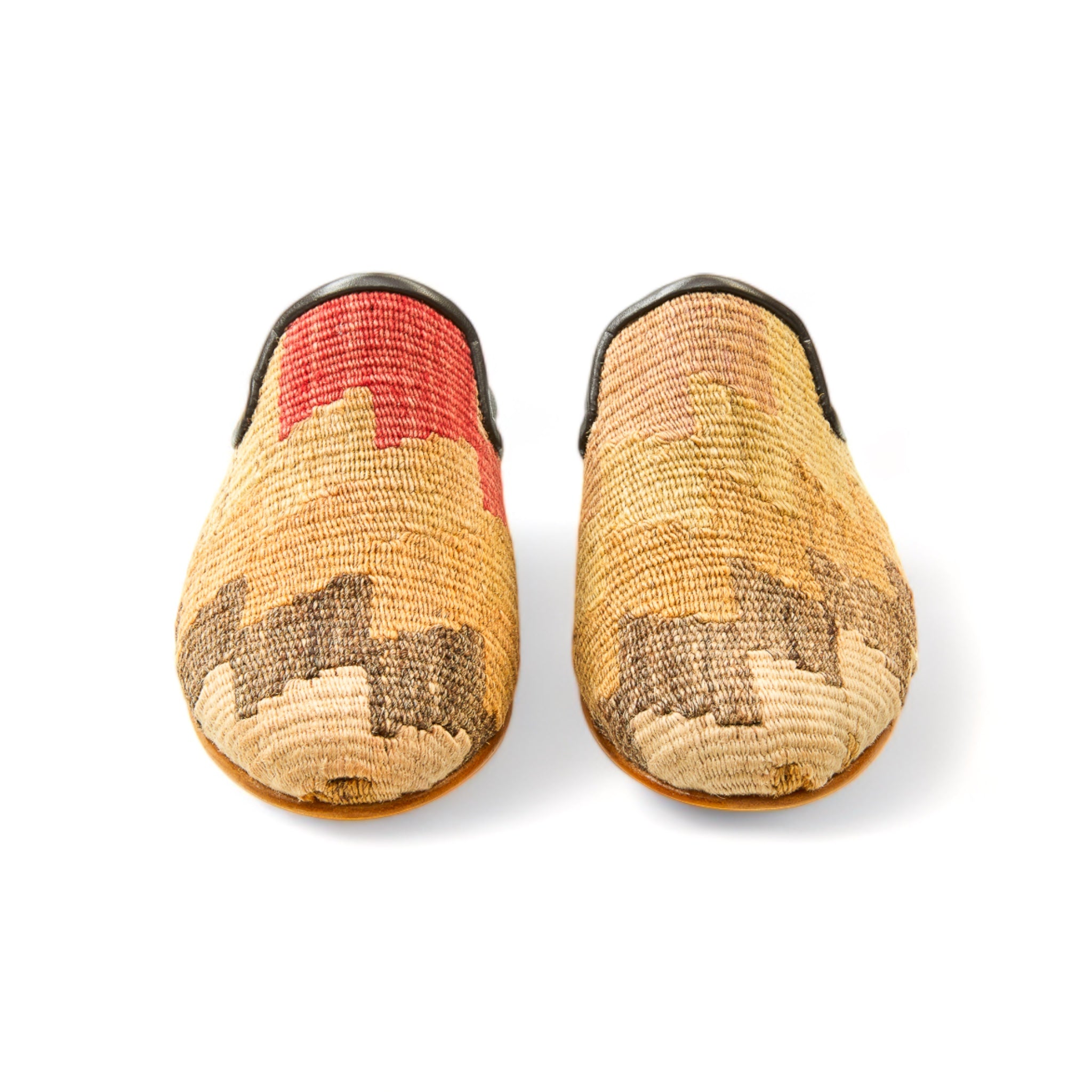 woman_mules_gem_39_04_110_kilim-shoes-Gemy_Amber_0427