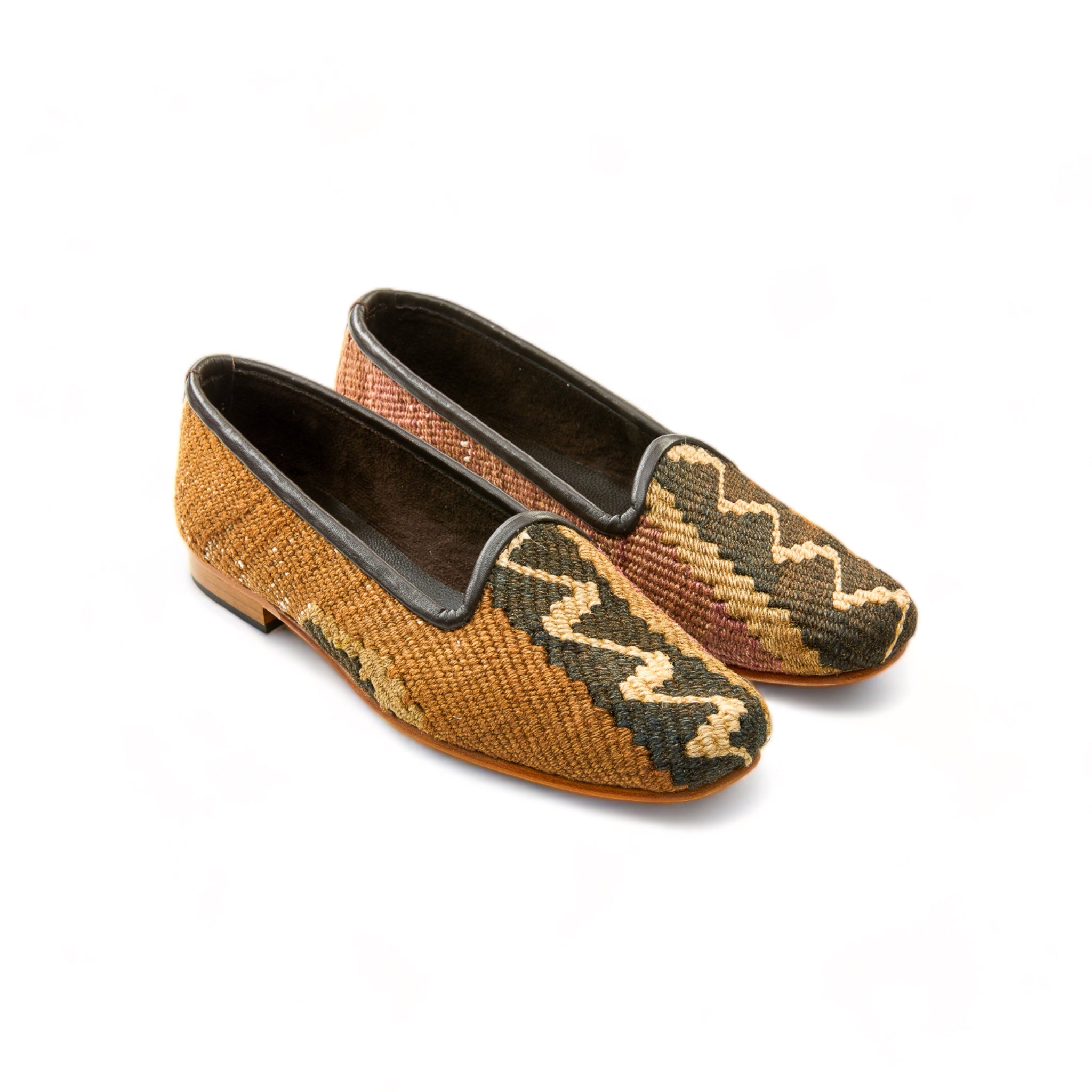 woman_ballerinas_Urban_38_01_23_kilim-shoes-Gemy_Amber_6968