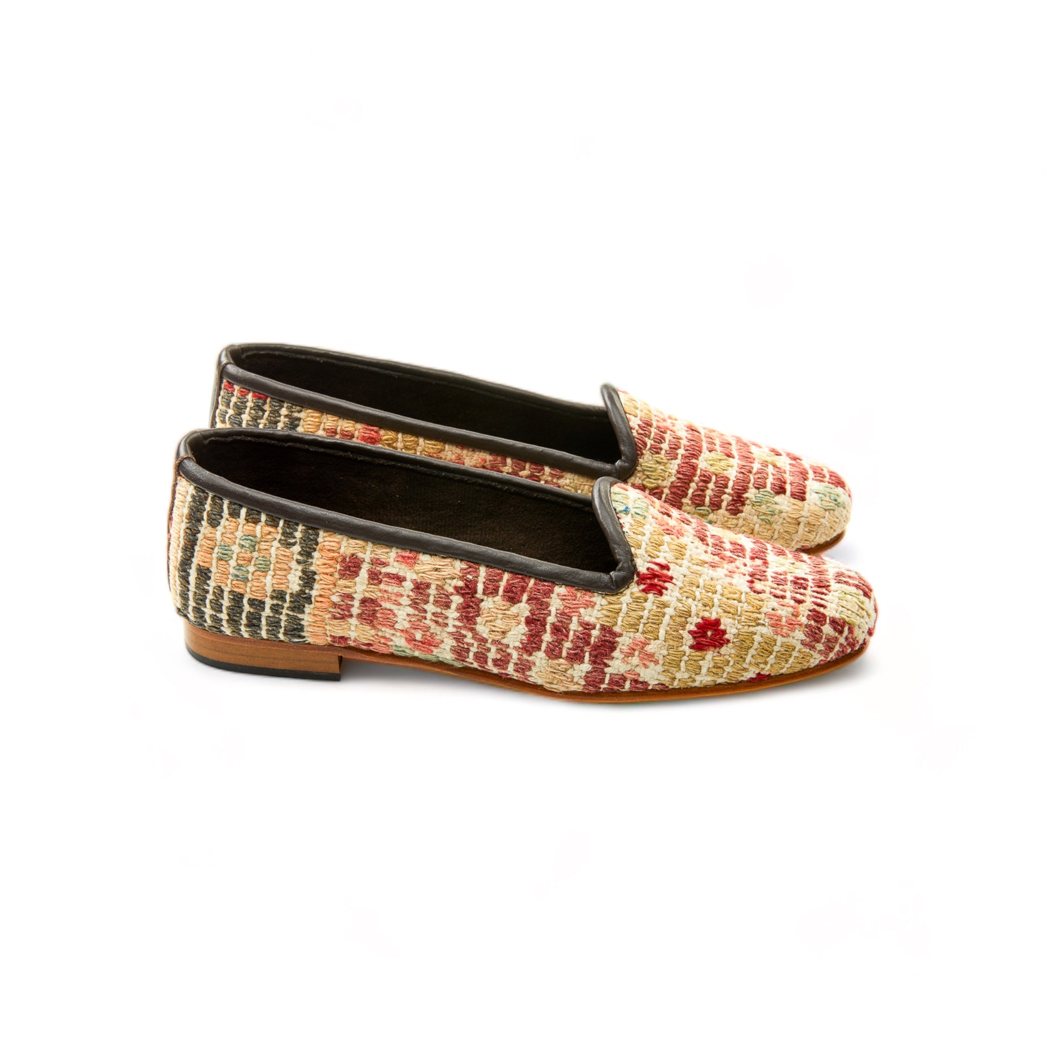 woman_ballerinas_Urban_39_01_22_kilim-shoes-Gemy_Amber_6964