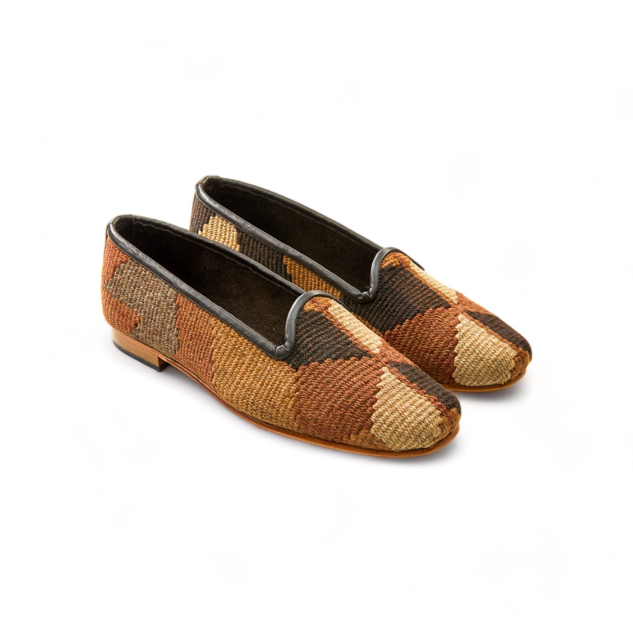 woman_ballerinas_Urban_40_01_09_Kilim-Shoes_Gemy_Amber_6876