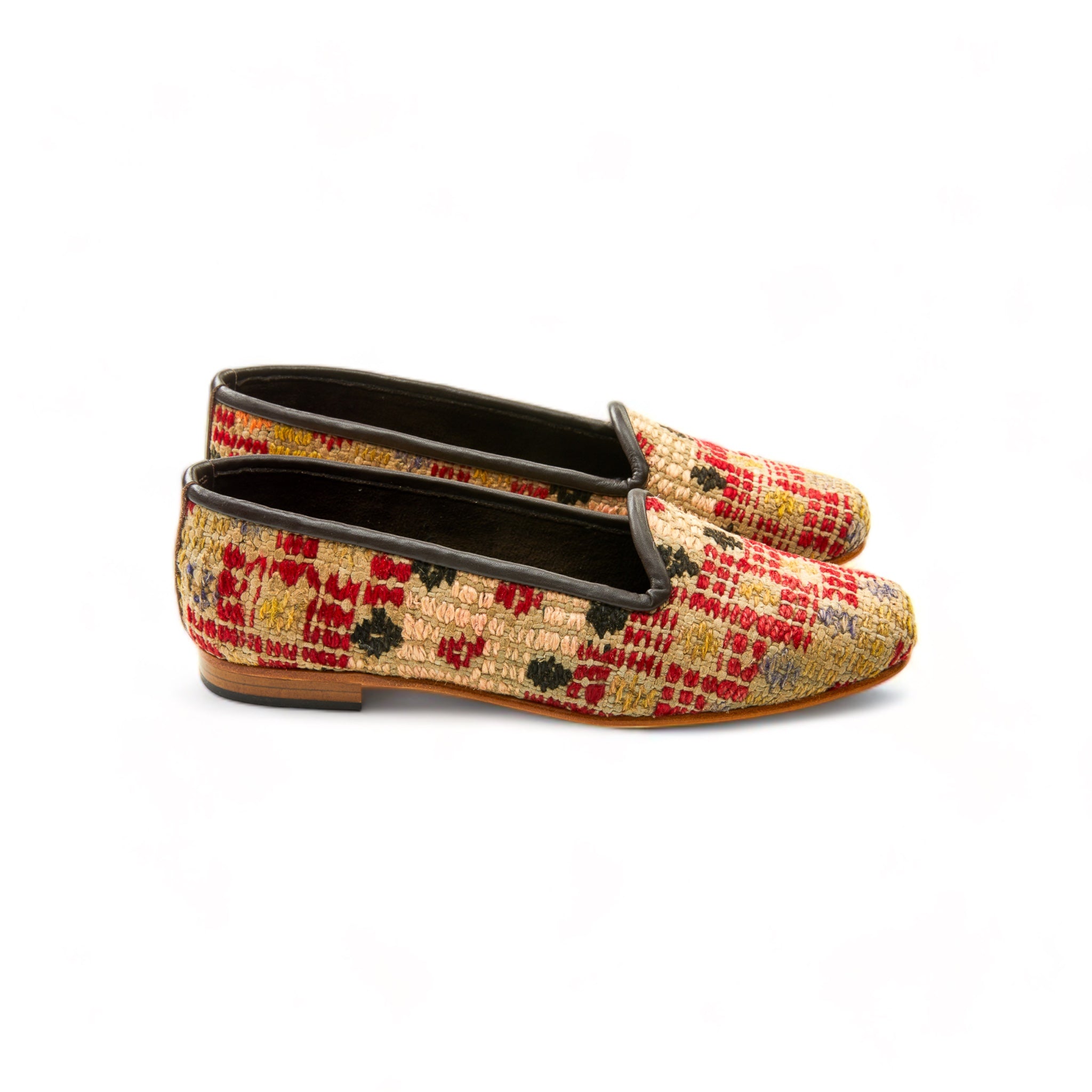woman_ballerinas_Urban_40_01_24_kilim-shoes-Gemy_Amber_6979