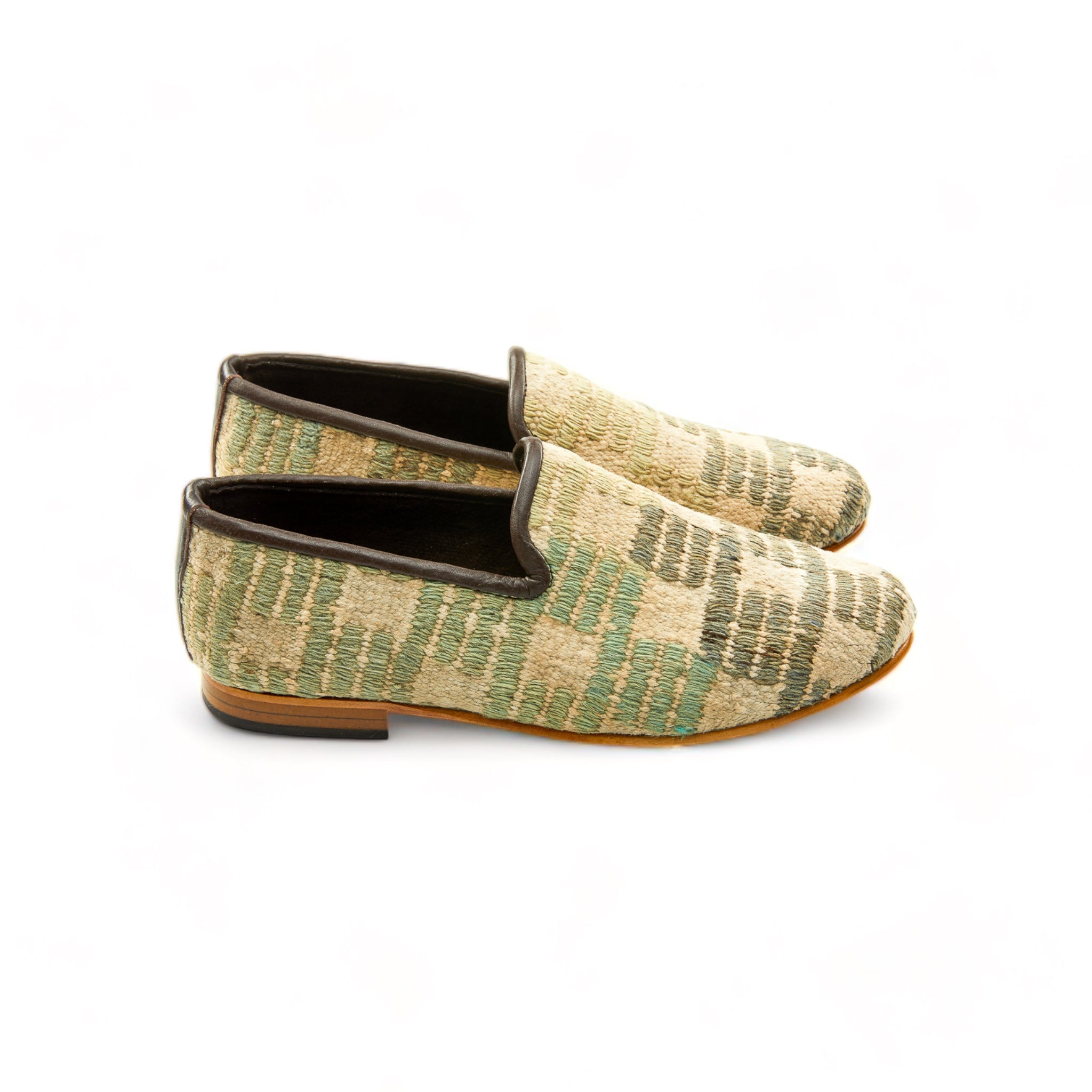 Fashionable ballet flats