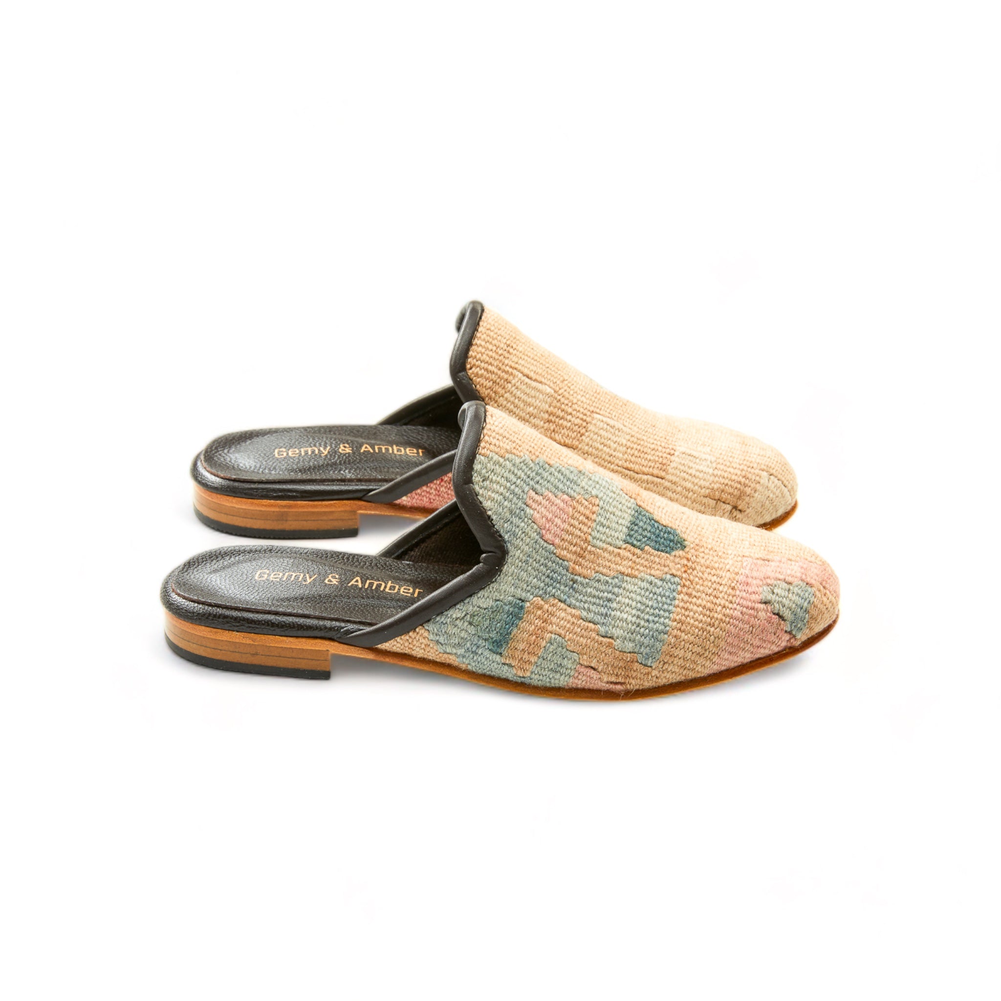 woman_mules_gem_37_04_114_kilim-shoes-Gemy_Amber_0445