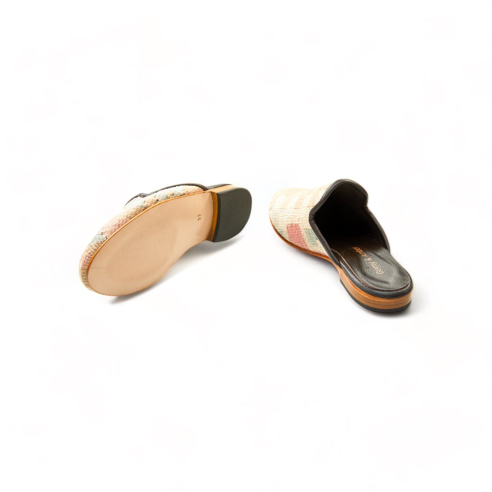 woman_mules_gem_37_04_114_kilim-shoes-Gemy_Amber_0448