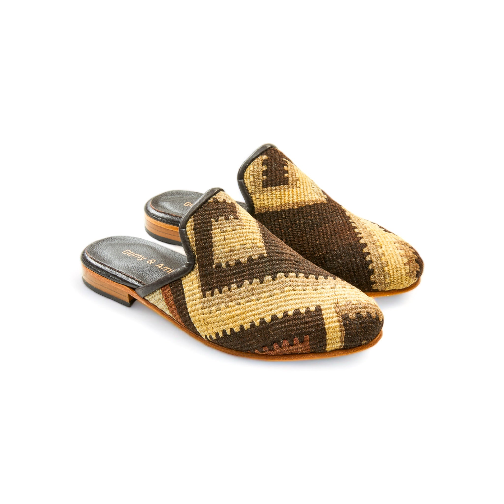 woman_mules_gem_37_04_117_kilim-shoes-Gemy_Amber_0462