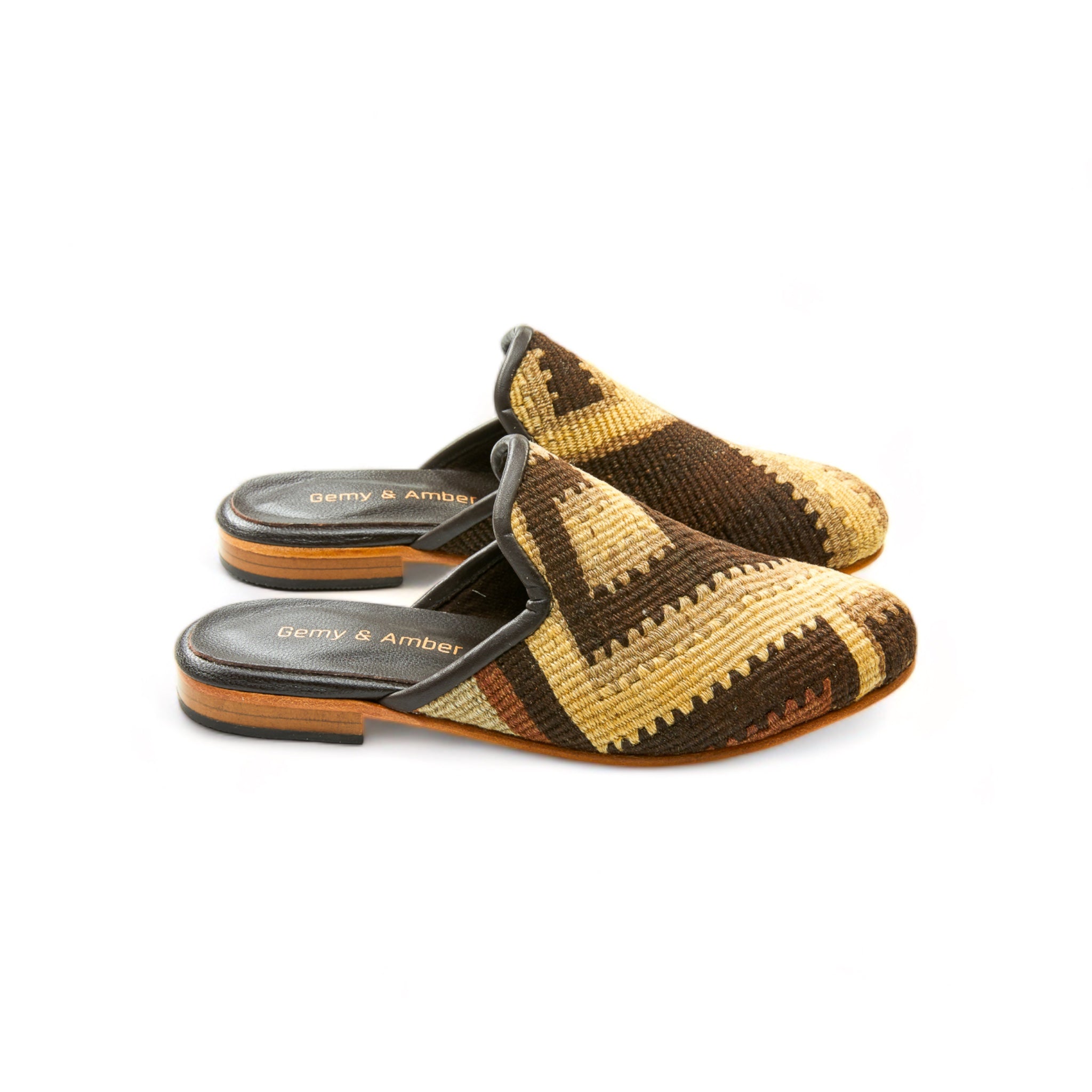 woman_mules_gem_37_04_117_kilim-shoes-Gemy_Amber_0464