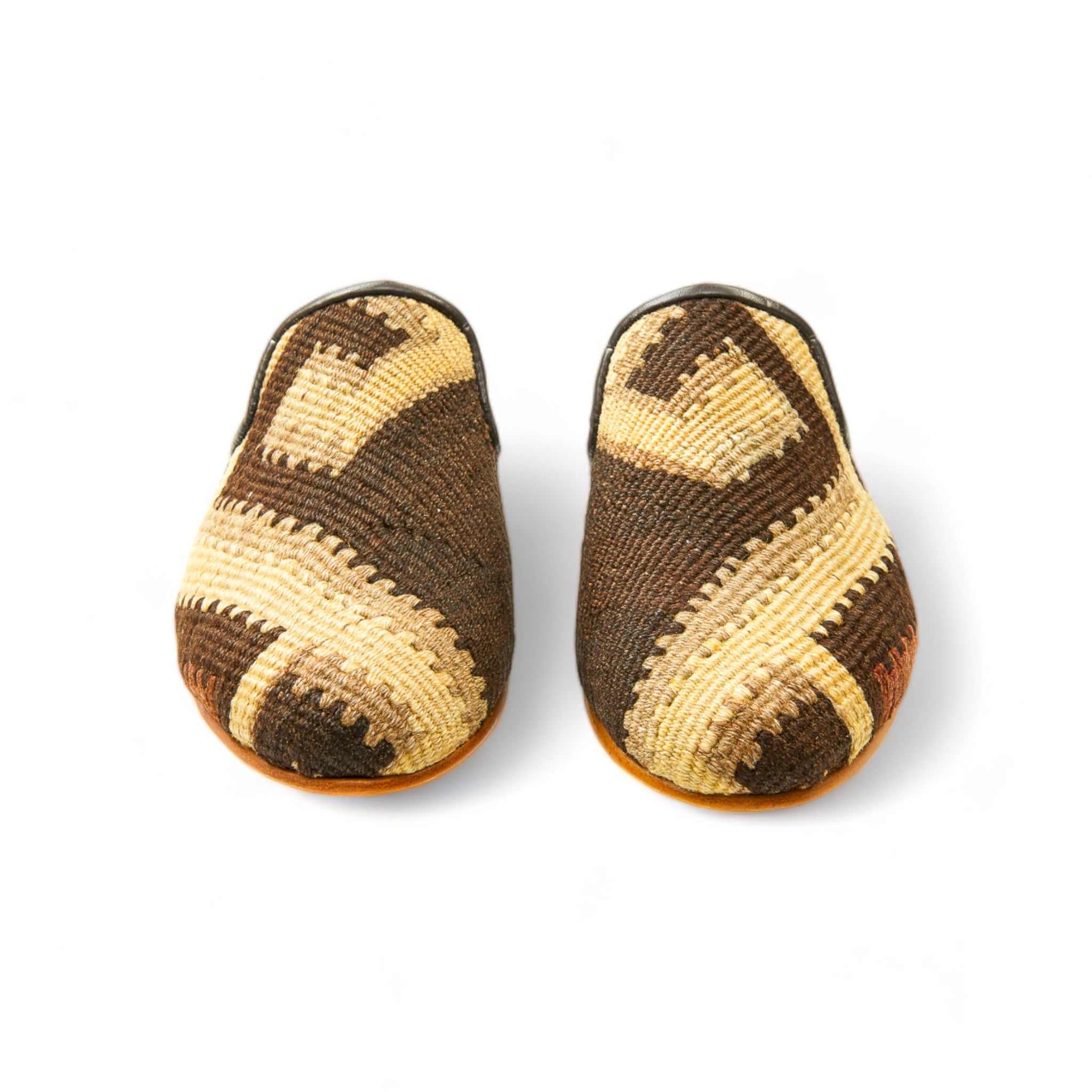 woman_mules_gem_37_04_117_kilim-shoes-Gemy_Amber_0467