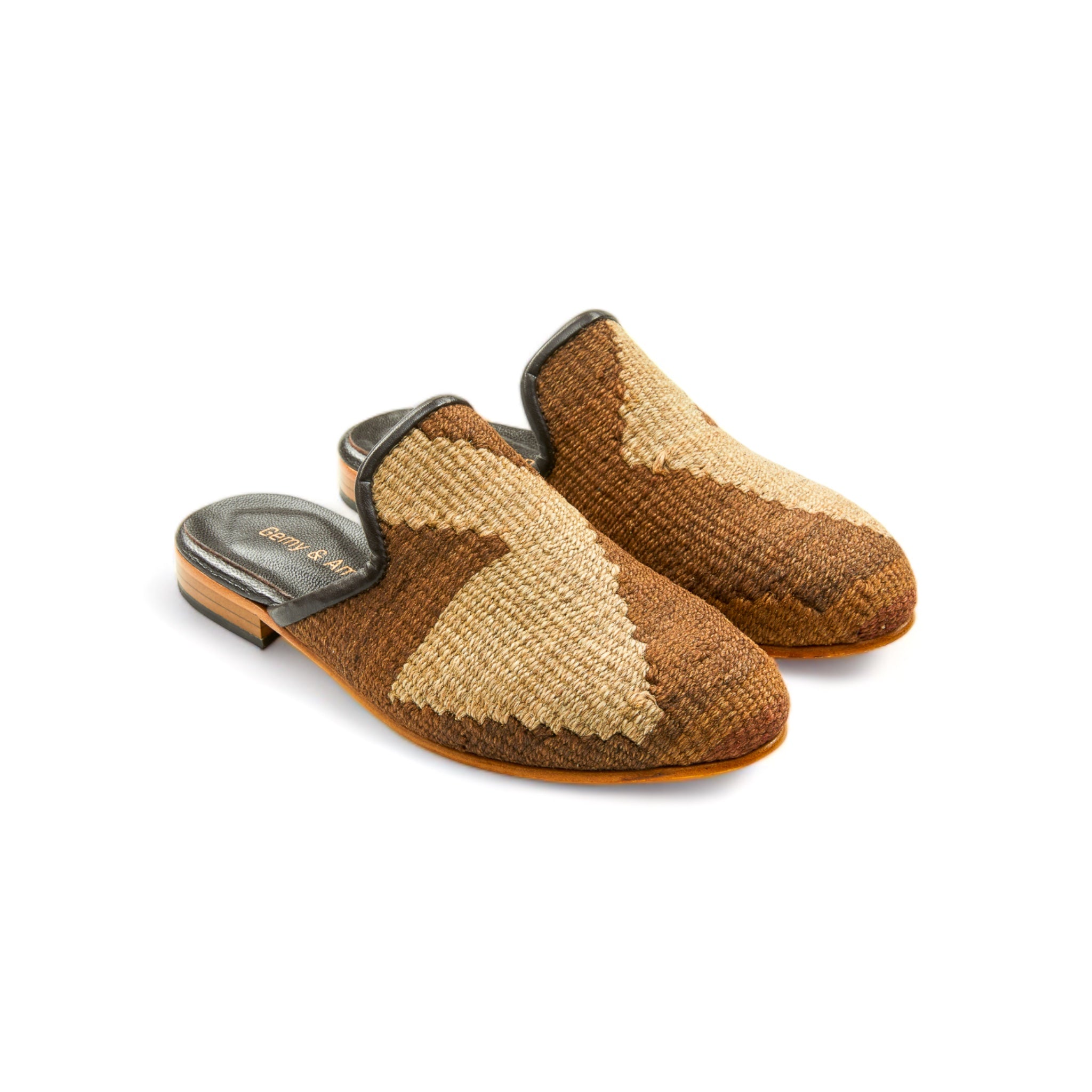woman_mules_gem_37_04_150_kilim-shoes-Gemy_Amber_0992