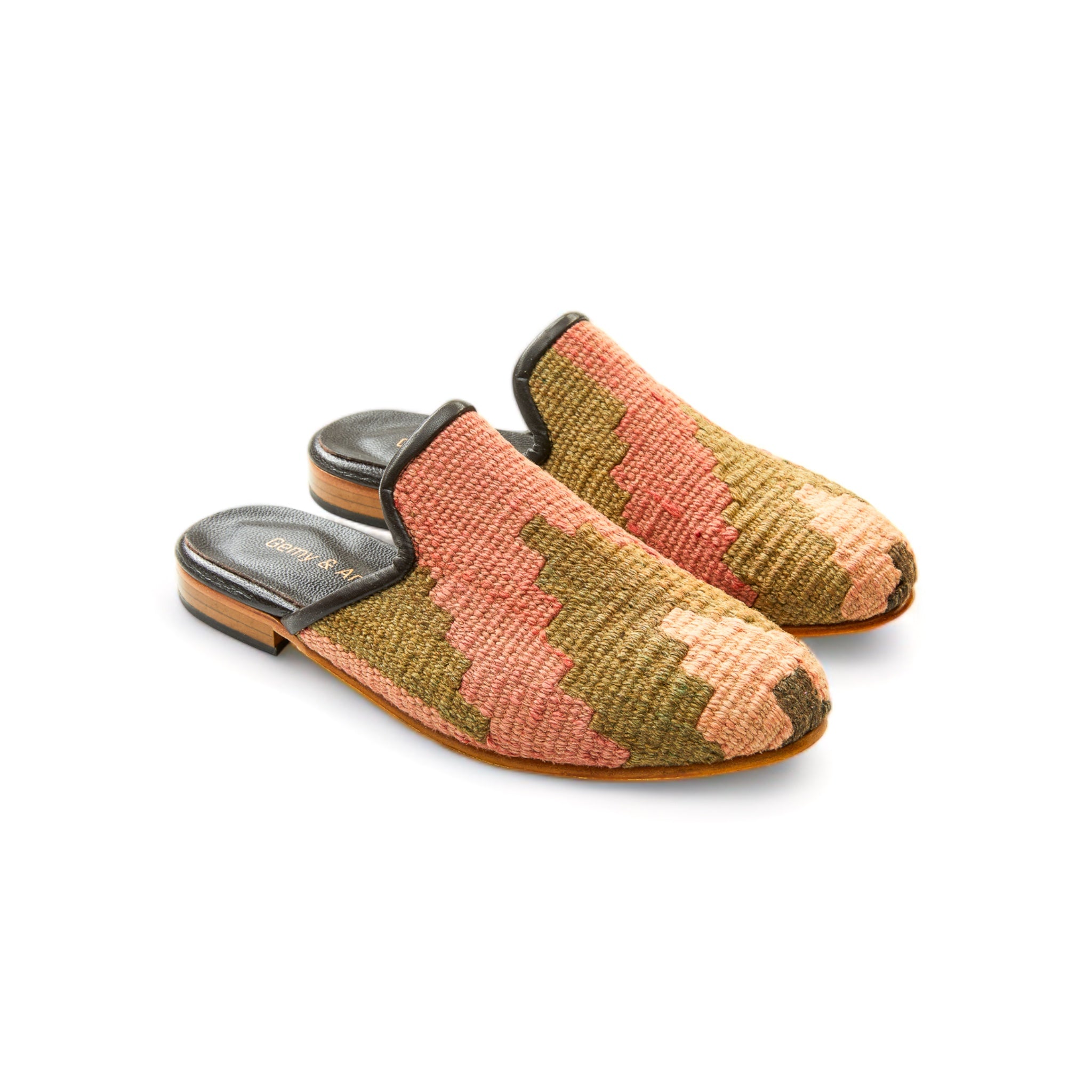 woman_mules_gem_38_04_109_kilim-shoes-Gemy_Amber_0419