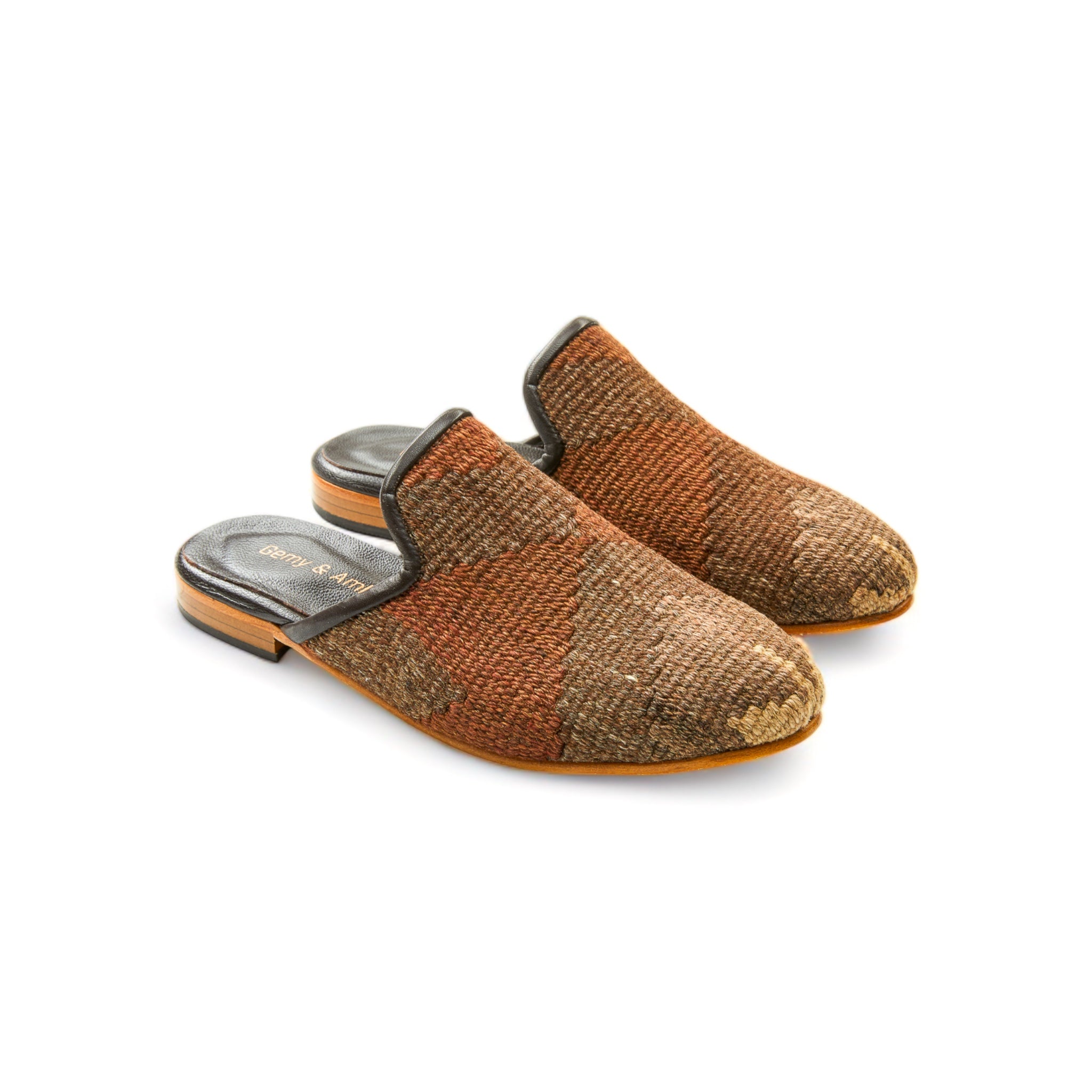woman_mules_gem_38_04_116_kilim-shoes-Gemy_Amber_0455