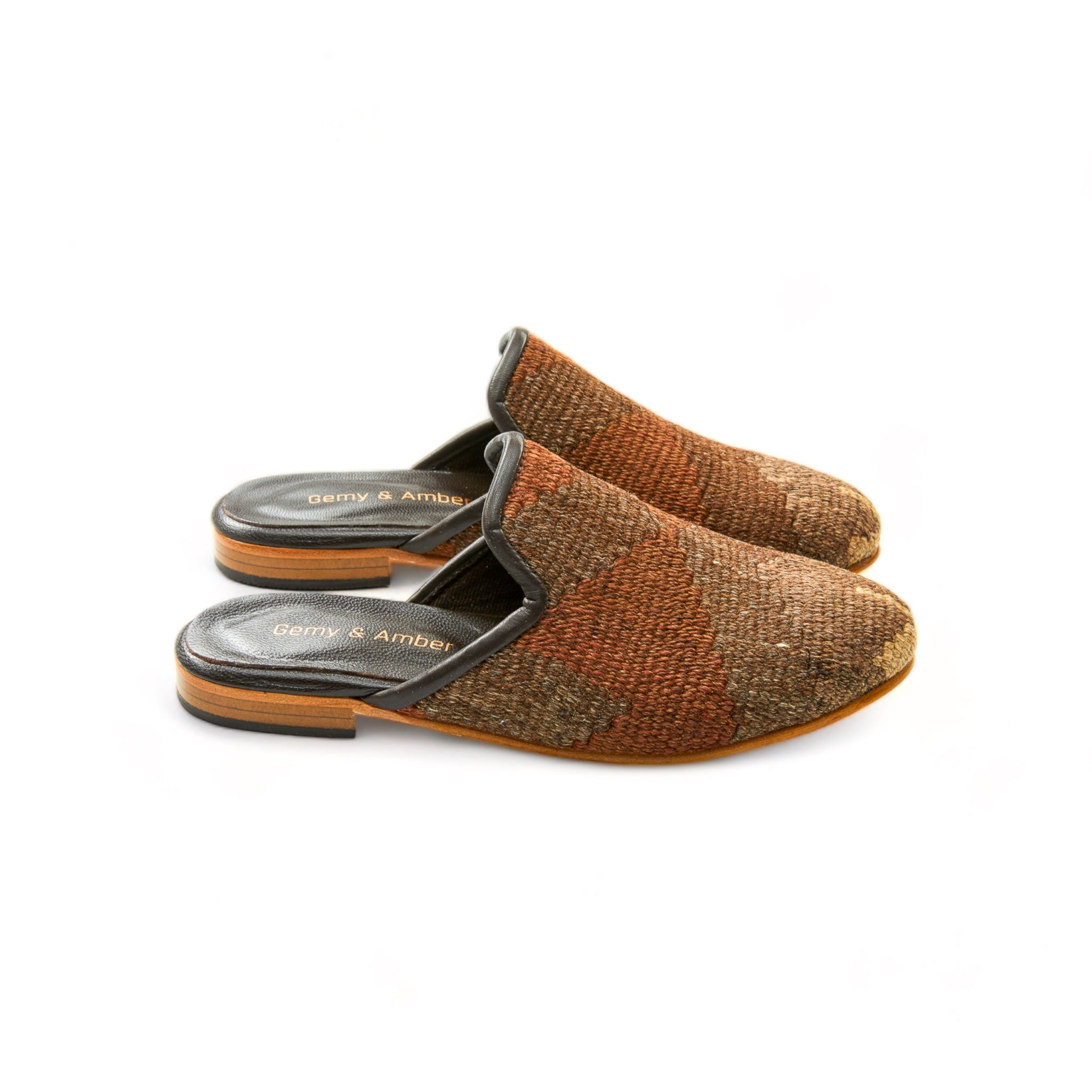 woman_mules_gem_38_04_116_kilim-shoes-Gemy_Amber_0458