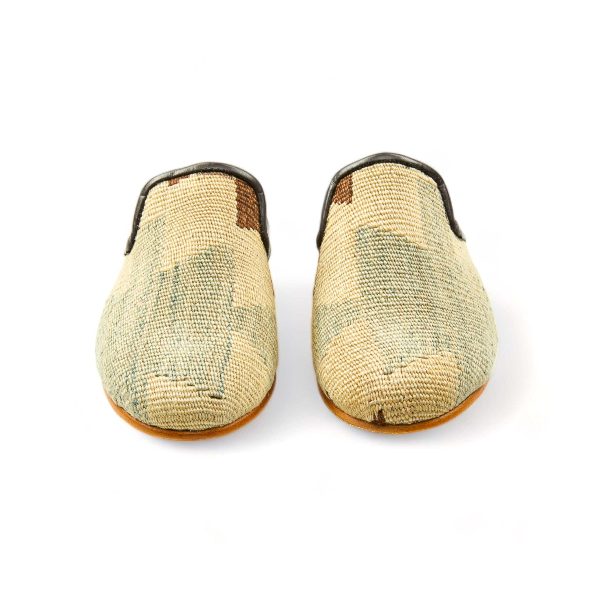 woman_mules_gem_38_04_132_kilim-shoes-Gemy_Amber_0855