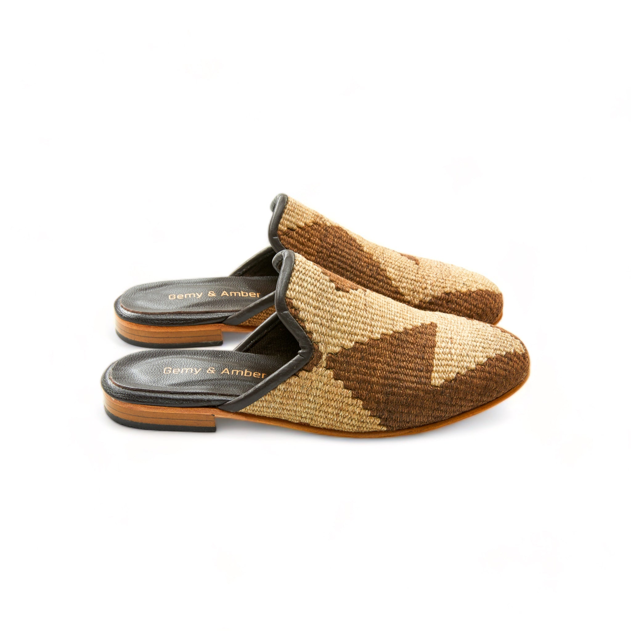 woman_mules_gem_39_03_101_kilim-shoes-Gemy_Amber_0379