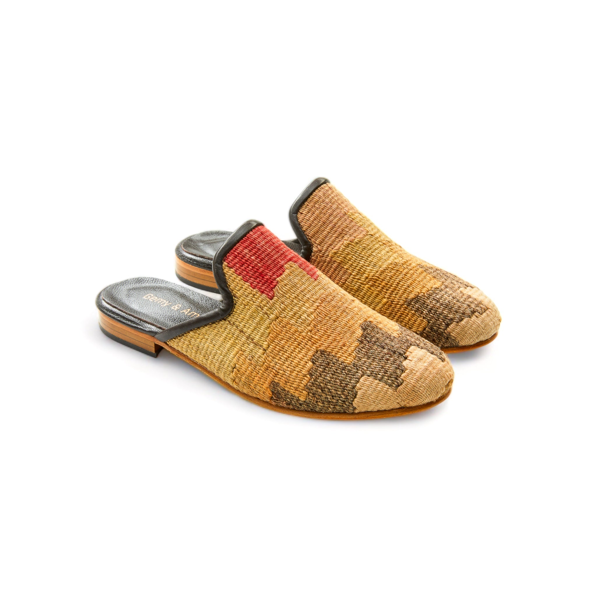woman_mules_gem_39_04_110_kilim-shoes-Gemy_Amber_0424