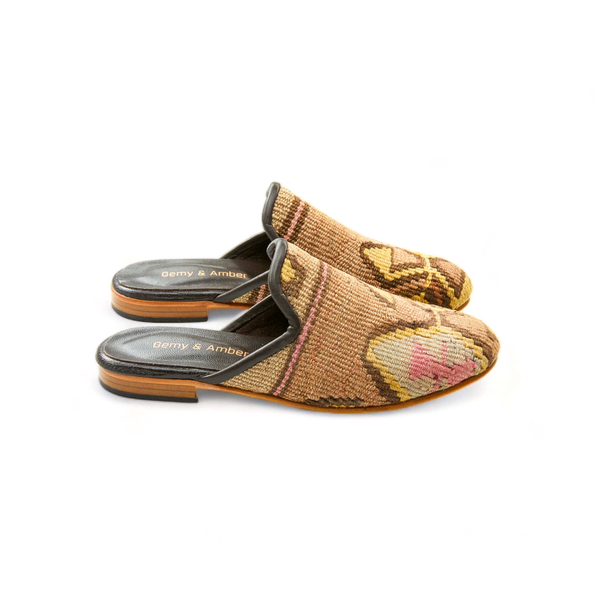 woman_mules_gem_39_04_111_kilim-shoes-Gemy_Amber_0431