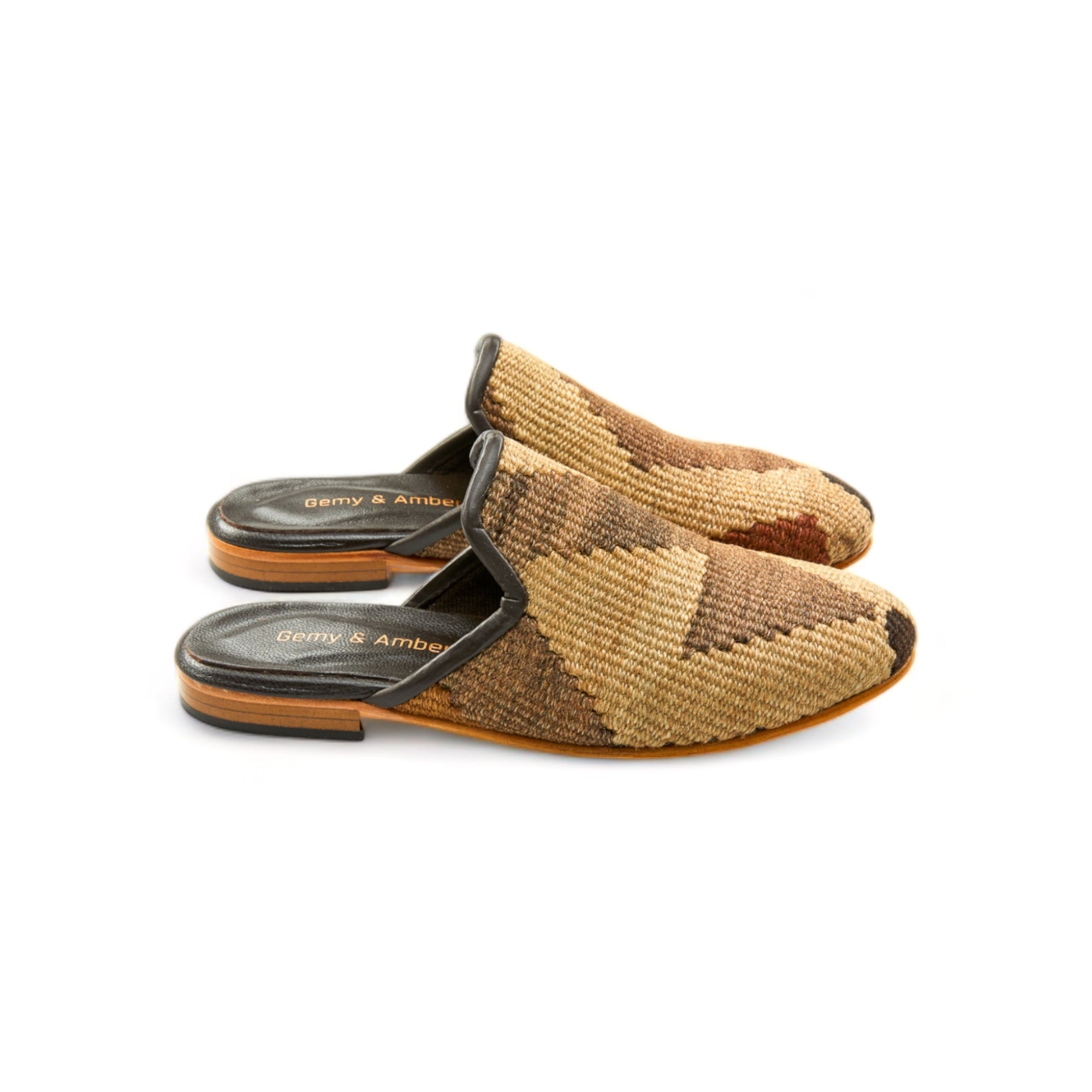 woman_mules_gem_39_04_134_kilim-shoes-Gemy_Amber_0868