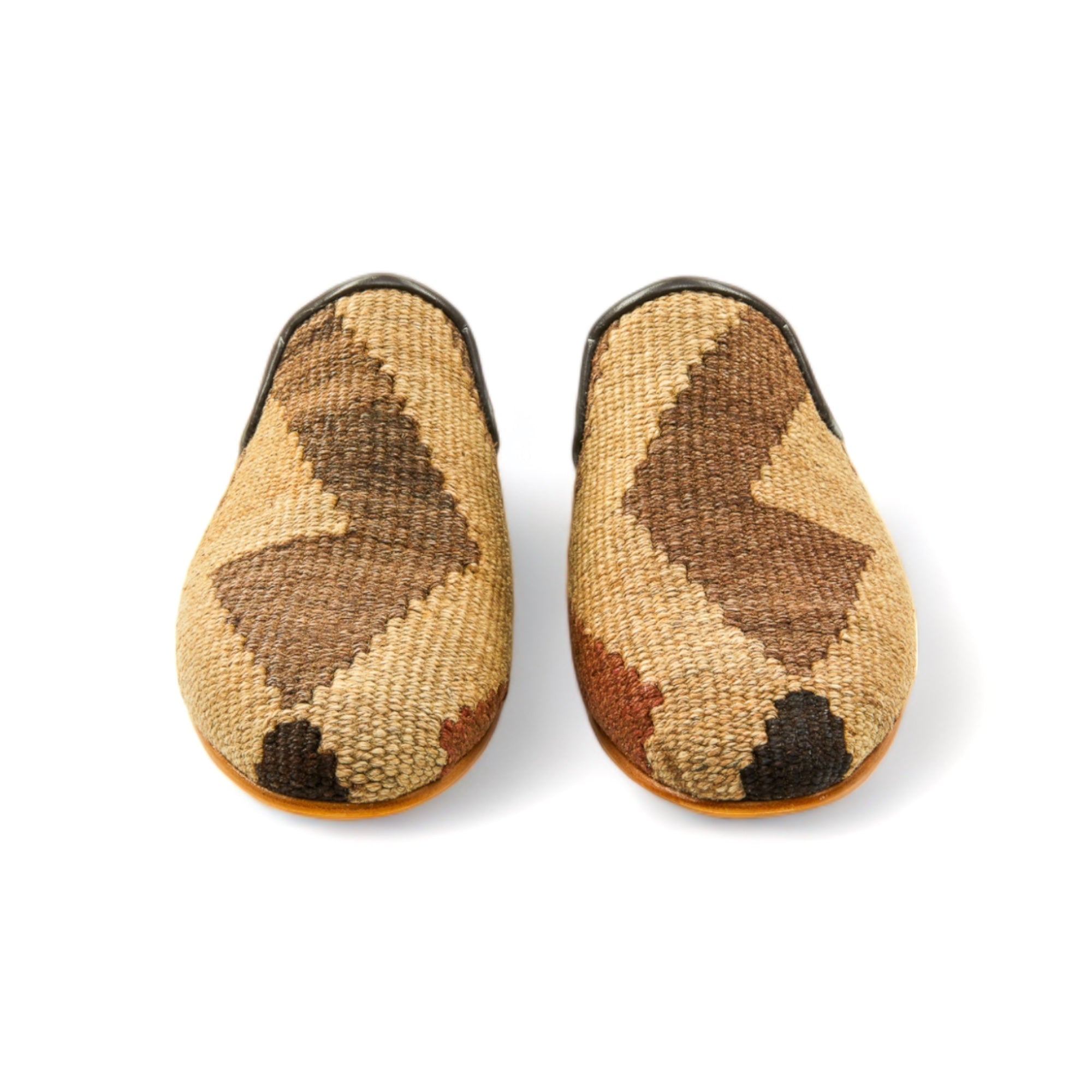 woman_mules_gem_39_04_134_kilim-shoes-Gemy_Amber_0871