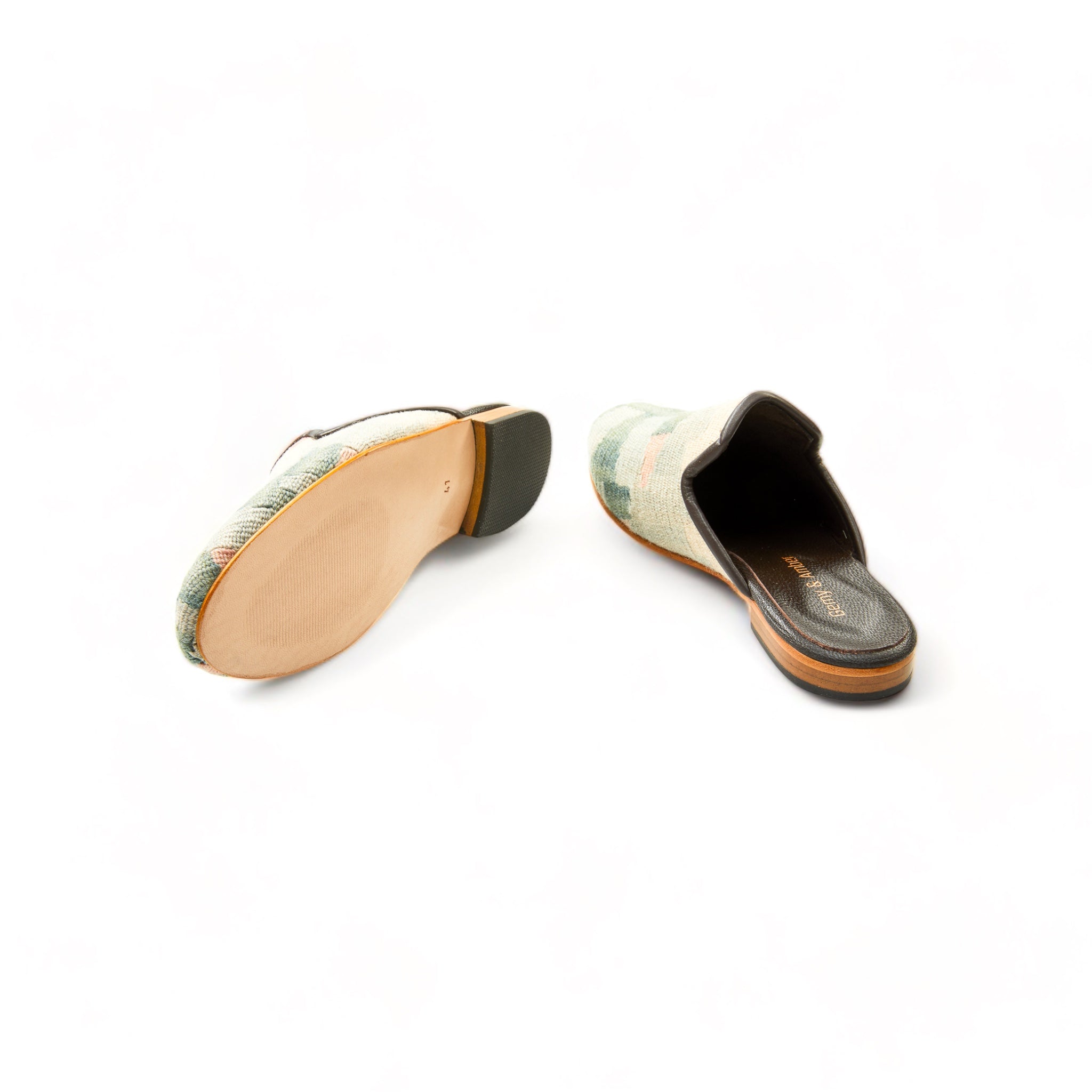 woman_mules_gem